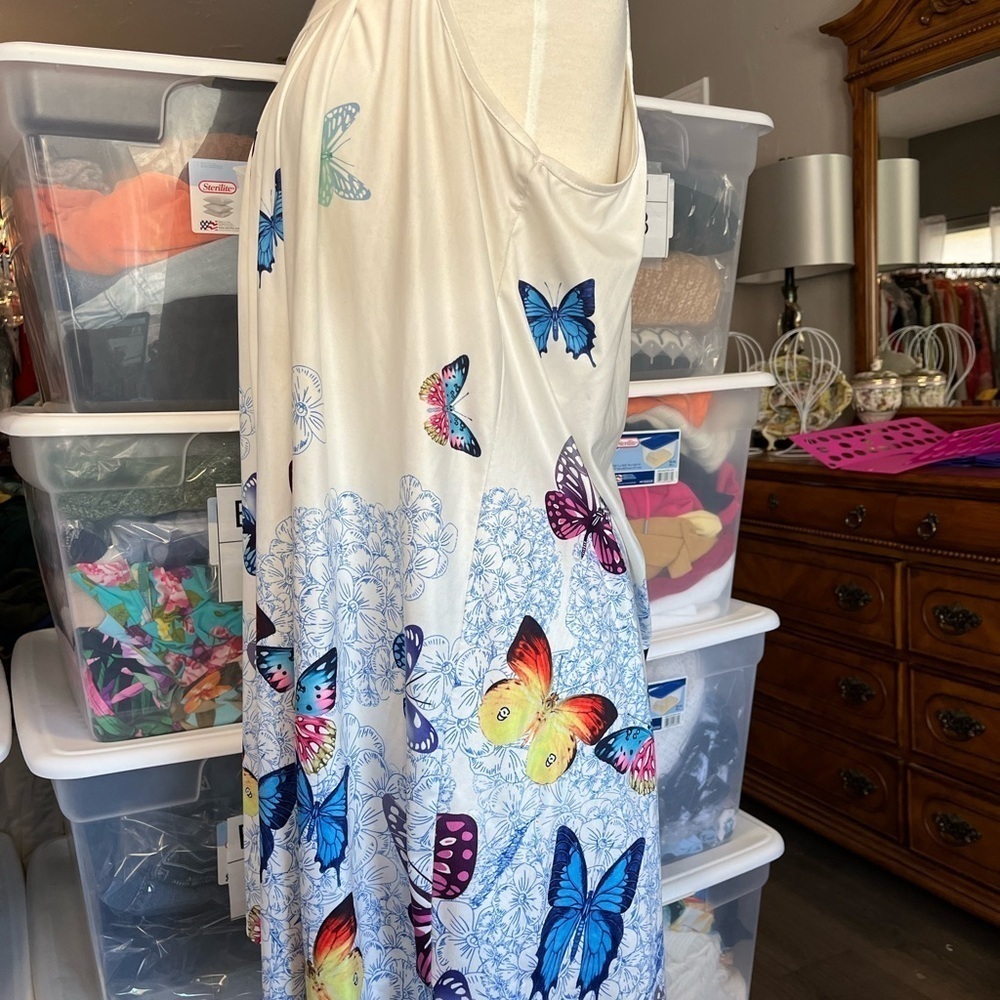 Butterfly Dress - Picture 4 of 8